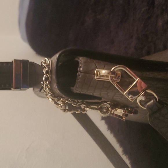 Brand New Guess Purse - Picture 7 of 11